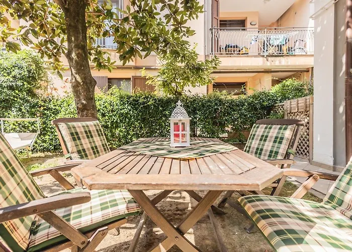 Amazhome - Casa A Due Passi Dal Mare Con Giardino Апартаменты *